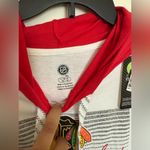 NHL CHICAGO BLACKHAWKS Red and White hooded T Photo 3
