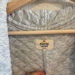 Marine layer  corbet quilted coatigan in grey and white Photo 4