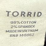 Torrid  frayed hem women’s denim jeans size 10 Photo 2