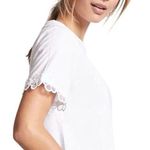 Forever 21 Women’s White Floral Embroidered-Trim Tee Size M Photo 1