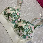 Rhonda Shear sport bra M Green Size M Photo 11