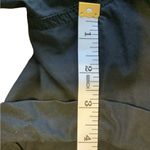 Coupe Collection Women’s Cargo Shorts. Like New Condition. Size 8 Photo 3