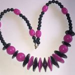Elegant Vintage Pink and Black Beaded Boho Retro Necklace Photo 0