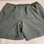 Under Armour  Gray Athletic Shorts size XXL Photo 6