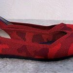 Rothy's  The Point Shoes in Red Chilli Camo Sz 8 ballet flats retired Photo 0