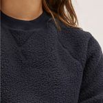 Everlane Evelane The ReNew Fleece Raglan Sweatshirt Dark Navy Size XSmall Photo 4