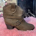 Rocket Dog Unleashed by  western ankle boots with a chunky heel. Women’s size 7. Photo 2