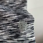 Ebb & Flow  Seamless Heathered Black Cropped Leggings Photo 4