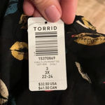 Torrid 4/$25 NWT  Lips Kisses Classic Fit Pocket Tee Sz 3X Photo 4