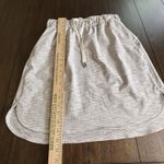 Lululemon On the Fly Skirt Size 8 Gray & White Tennis Outdoor Sports NEW! Photo 4