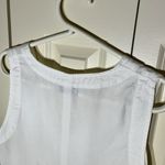 Evereve  White Lyocell Sleeveless V Neck Top - Size Medium Photo 5