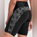 Athleta  Stay Fly 9" Biker Shorts- Black Gym Workout Athletic Activewear Photo 1