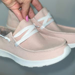 Light pink slip on shoes Size 7 Photo 0