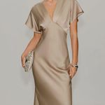 Rihoas Apricot V Neck A Photo 0