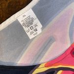 Graphic Neon A Photo 4