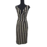 This fitted dress features a striped print. The dress has a sweetheart neckline Black Photo 1