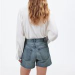 Madewell  Pleated Low-Slung Denim Shorts: Airy Edition
Billings Wash Size 25 Photo 2