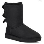 UGG  WOMEN'S BAILEY BOW II BOOT  Photo 1