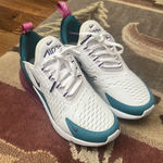Nike Women’s  270 Air Max Shoes Photo 0