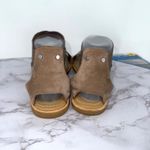 Sorel  Ella ll Women 8 Brown Gold Ankle Strap Sandal Gladiators Metallic‎ Casual Photo 1