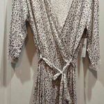 Marilyn Monroe Intimates Size Medium Women’s Robe Belted Lt Pink/gray Soft NWT Photo 0