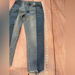 American Eagle Woman’s  Vintage High Rise Two Tone Fringe Button Fly Jeans Size 6 Photo 2