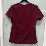 FIGS  Women's Slim Catarina Red Short Sleeve Scrub Technical Top Shirt Sz XS Photo 4