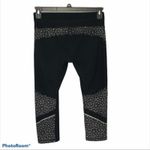 Reebok Black and White Cropped Capri Leggings Medium | Athletic Workout Tights Photo 10