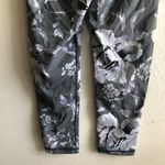 Mono B Leggings Active Workout Capri Leggings in Floral Patterned Print Sz S GUC Photo 5