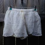 Hollister ‎ Off White Lace Lined Shorts Sz S Photo 1