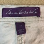 Gloria Vanderbilt Amanda Capri Jeans Women's 18W Beige Embellished Pockets EUC Photo 6