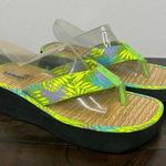 American Vintage Vintage 90s 1990s Y2k 2000s Block Heel Square Toe shoes Tan and Green Sandals Photo 0