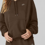 Alo Yoga  accolade hoodie and straight leg sweatpants SET both pieces size 2XL Photo 0