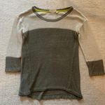 RD Style Two-Tone Women's Sweater size Small from Photo 0
