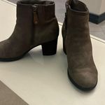 Rockport! Elegant Taupe Ankle Booties 7 1/2–great shape/clean Brown Size 7.5 Photo 2