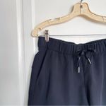 Lululemon • On The Fly Short *Woven *2.5" black drawstring pull-on travel Photo 3