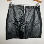 Guanyy‎ black faux leather mini skirt size large Photo 3