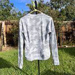 Lululemon Close to Crossing Sweatshirt in Heritage Speckle Camo Grey Size 8 Photo 5