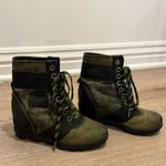 Sorel  Lexi Boots Black Green Camo Wedge Size 7 Photo 3