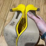 CityClassified Yellow Transparent Heels Women’s Size 6.5 Dressy Shoes Photo 7