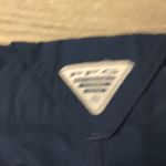 Columbia  navy blue performance fishing gear shorts size medium Photo 5
