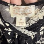 Kaisely  Black and White Lace Cami Top Photo 2