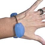 Acrylic Blue and Faux Gold Wire Bracelet Chunky Stone Photo 2