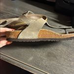 Birkenstock Beige Suede Gizeh sandals - Size 40 women’s 9 - Flaw Photo 3