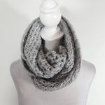 Aeropostale  Gray Chunky Knit Scarf One Size Light Gray Knit Infinity Scarf Photo 1
