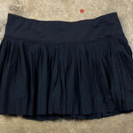 Lululemon Pleat to street skirt in black
Size: 6 Photo 0