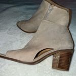 Lucky Brand  beige ankle boots size 8 sude zipper  Photo 2