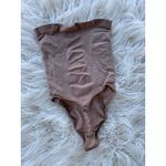 SKIMS  Seamless Sculpt Strapless Thong Bodysuit Sienna  
Size Medium Photo 5