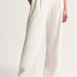 Abercrombie & Fitch NWT Abercrombie SHORT Sloane Low Rise Wide Leg Pants Cream Size 24 Photo 0