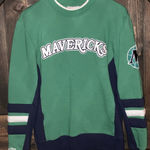 Mitchell & Ness  Women's Dallas Mavericks Crewneck Sweatshirt Size Medium Photo 0